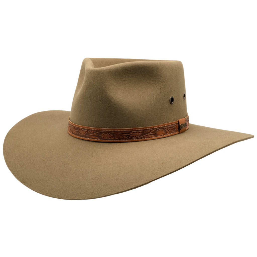 Angle view of the Akubra Territory hat in Santone colour