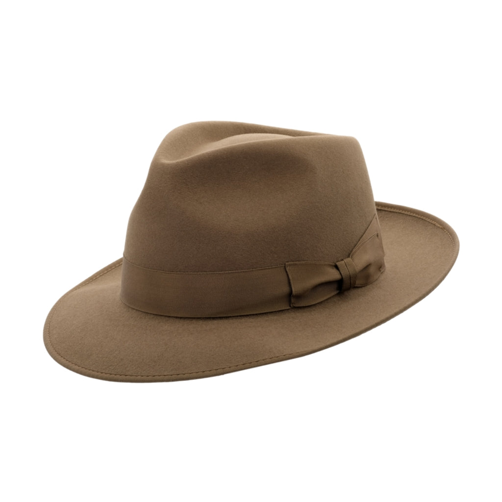 Angle view of Akubra Stylemaster hat in Acorn Fawn