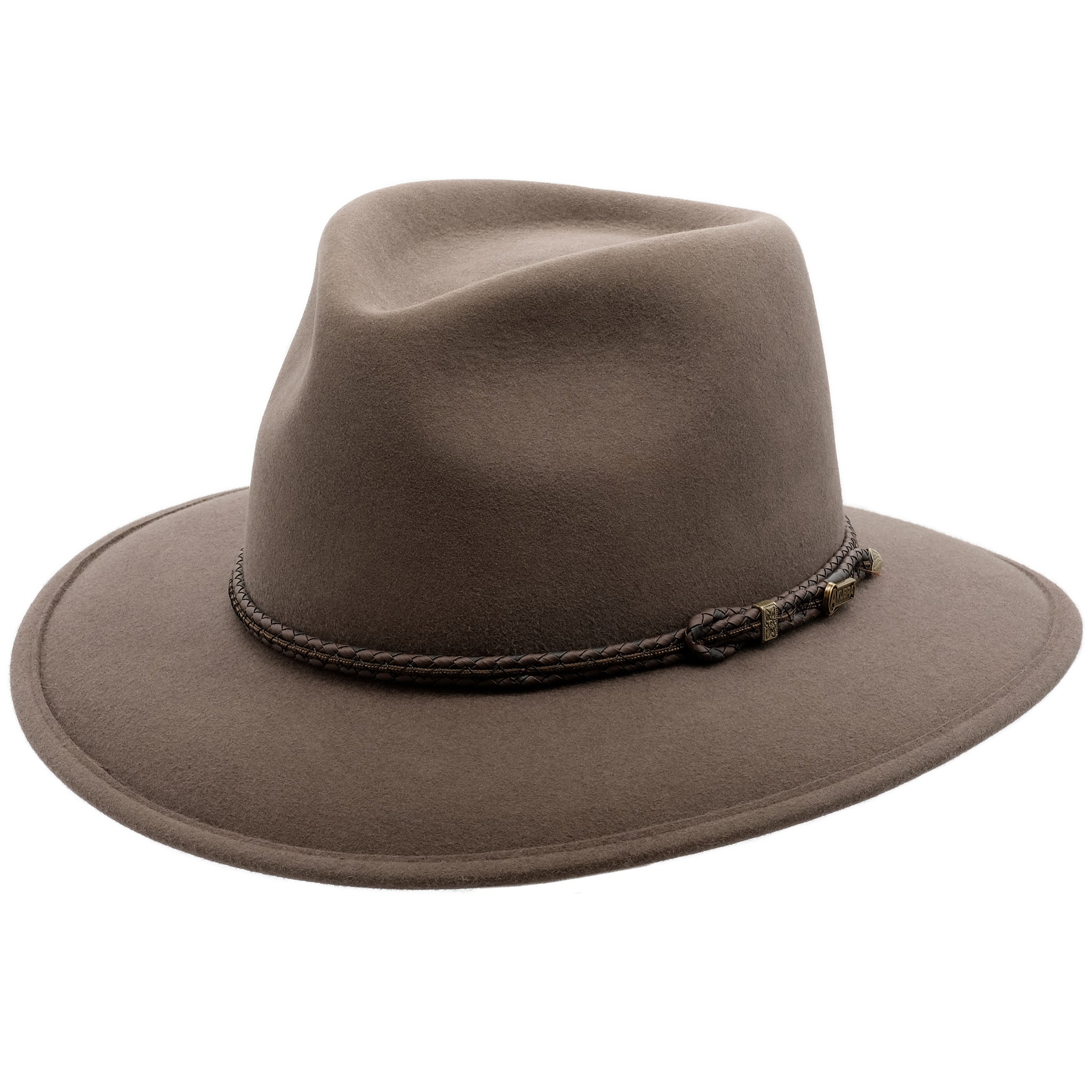 angle view of the Akubra Traveller style hat in Regency fawn