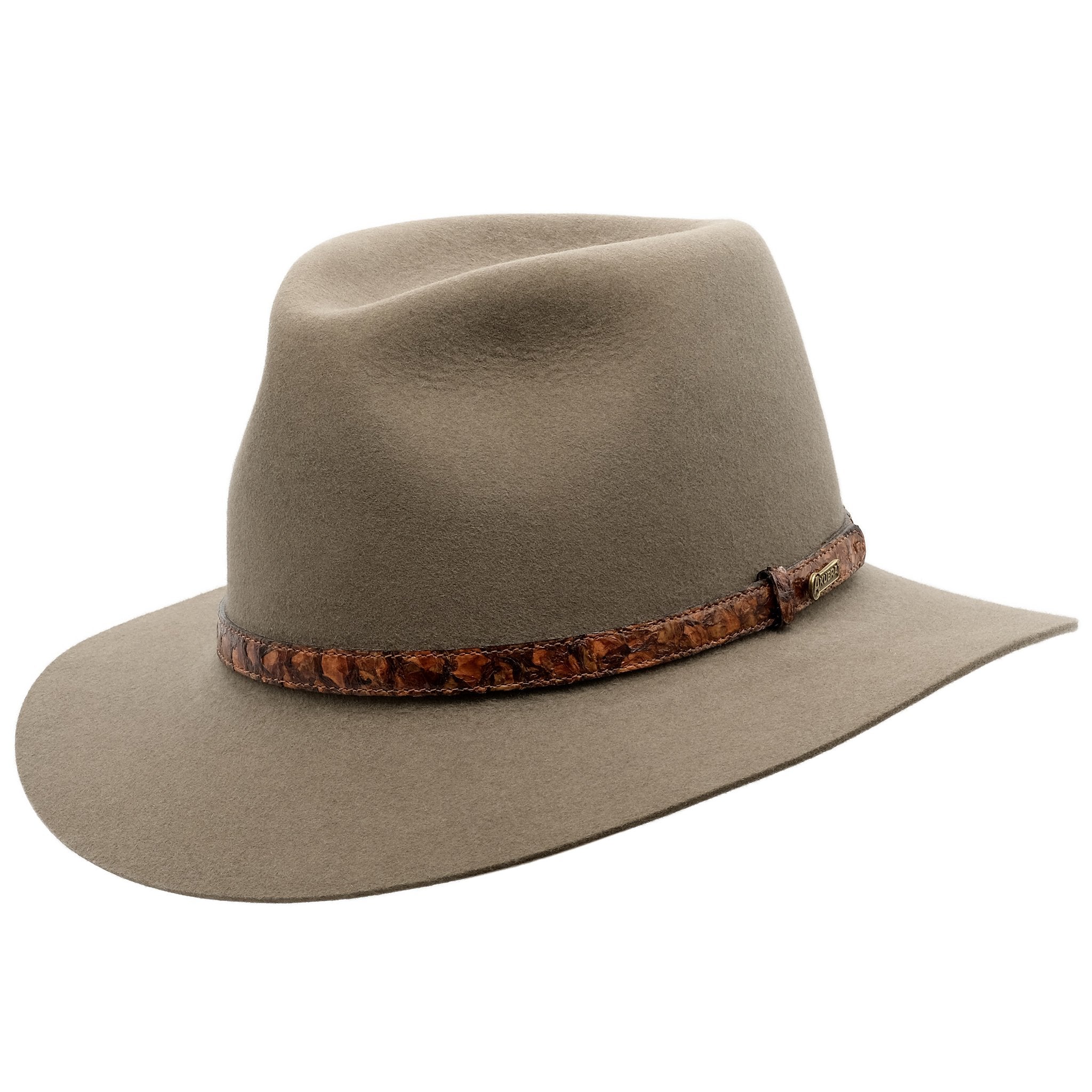 Angle view of Akubra Banjo Paterson hat in Heritage Fawn colour