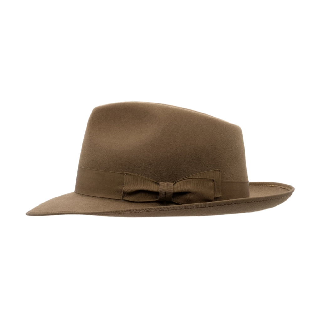 side view of Akubra Stylemaster hat in acorn Fawn