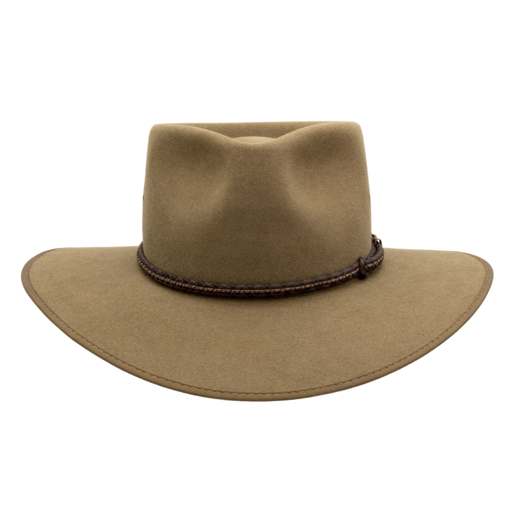 Front view of Akubra Cattleman Country style hat in Santone colour